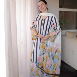 Hania Amir Digital Printed 3 Piece Swiss Lawn Unstitched Suit with Voile Dupatta