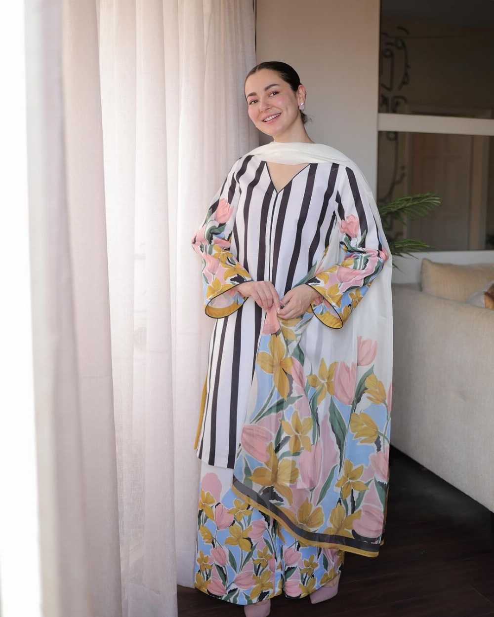 1760607637_68f0bd958e91b_DigitalPrinted3PieceSwissLawn_2 Hania Amir Digital Printed 3 Piece Swiss Lawn Unstitched Suit with Voile Dupatta